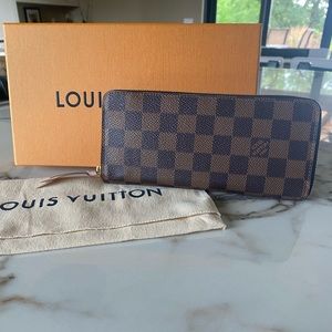 Louis Vuitton Clemence Wallet - Damier Ebene - Rose
Ballerine